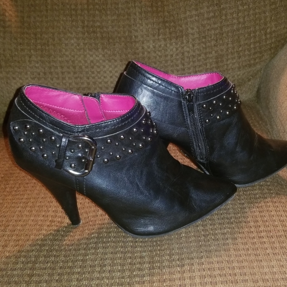 Booties - Picture 2 of 4